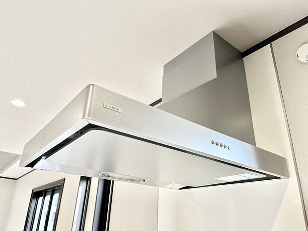 【レンジフード】基本的なお手入れはフィルターのみ!お手入れのしやすさも魅力です。