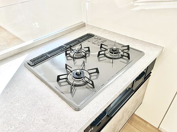 【ガスコンロ】三口ガスコンロでお料理が一気にはかどりそう  