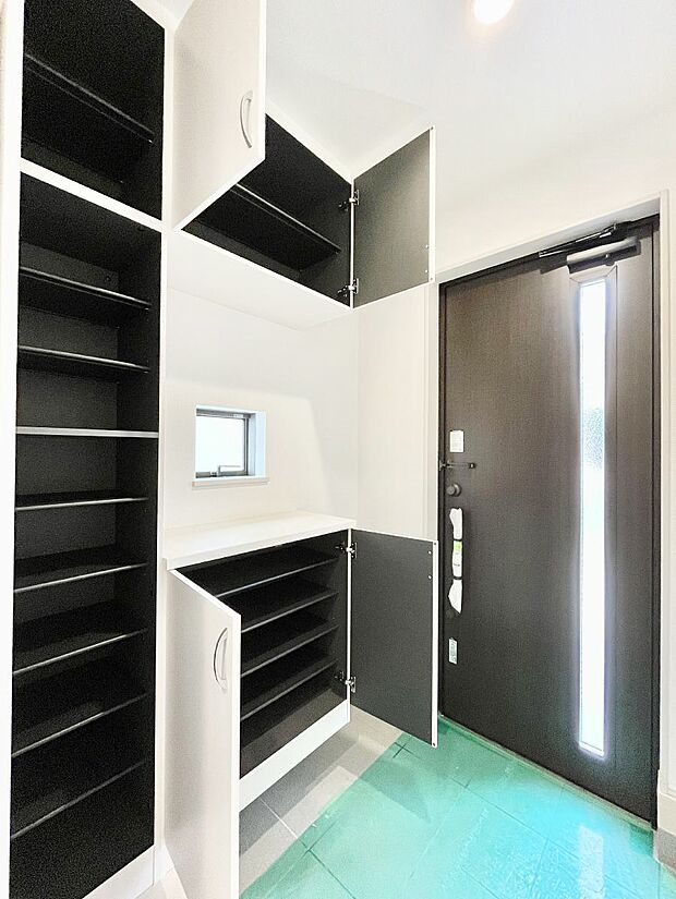 【収納】収納力ある下駄箱の活用で玄関廻りはいつでもスッキリ