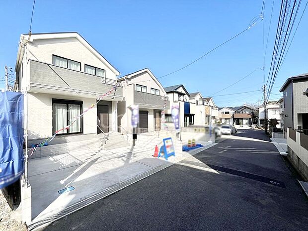 【前面道路含む現地写真】前面道路はきちんと整備されています  