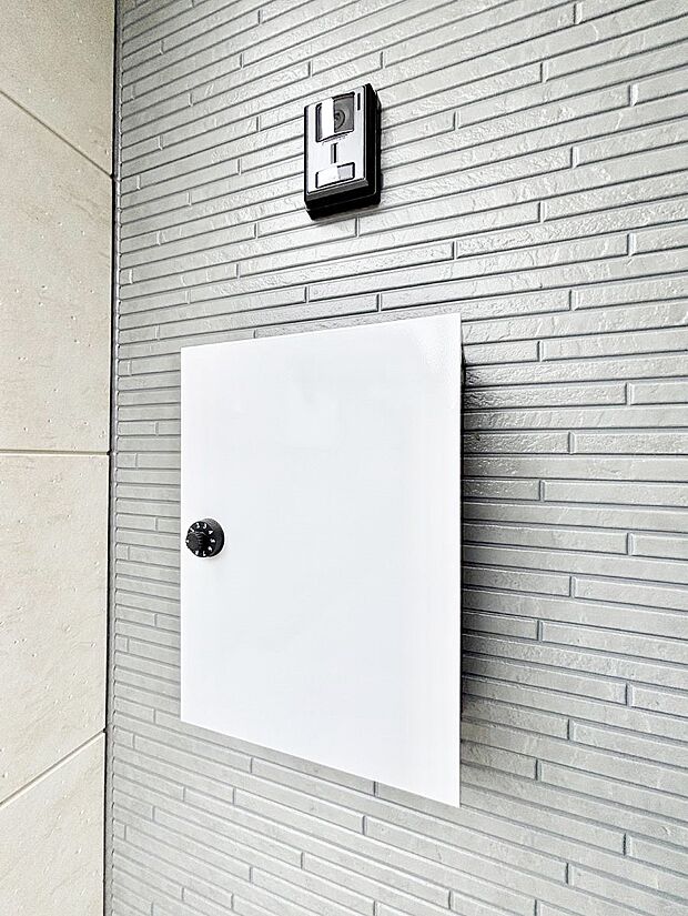 【その他現地】シンプルなデザインのポスト