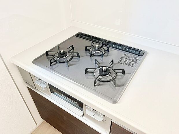 【ガスコンロ】三口ガスコンロでお料理が一気にはかどりそう  