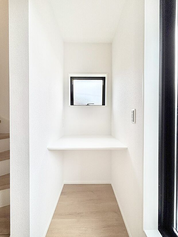 【カウンター】リビングのカウンター。お気に入りの小物やグリーンを飾ったり使い方は様々！