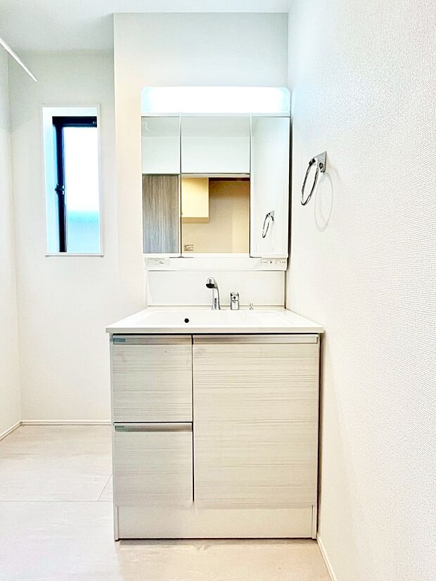 【洗面台・洗面所】収納力と機能性に優れた洗面化粧台