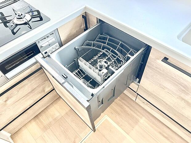 【食洗機】面倒なお片づけは食洗機にお任せ！家事の負担が減って、時間にも気持ちにもゆとりができます。