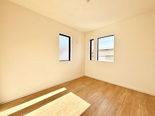 【洋室】爽やかな日差しがお部屋全体を優しく包み込んでくれます