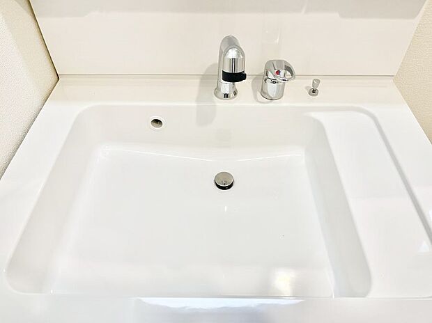 【ハンドシャワー水栓】ハンドシャワー付き！使いやすい洗面台。