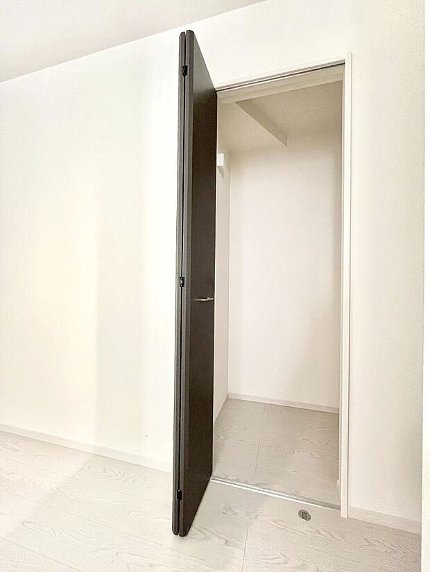 【パントリー】キッチンにはパントリー！食材のストックはもちろん、日用品の収納など使い方はいろいろ！