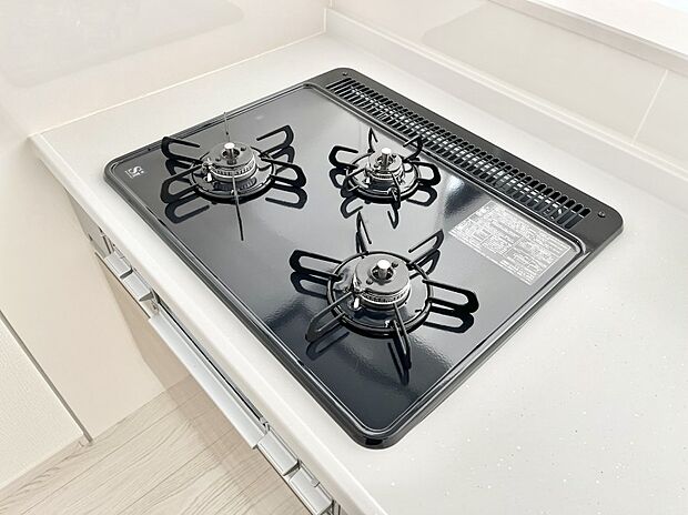 【ガスコンロ】三口ガスコンロでお料理が一気にはかどりそう  