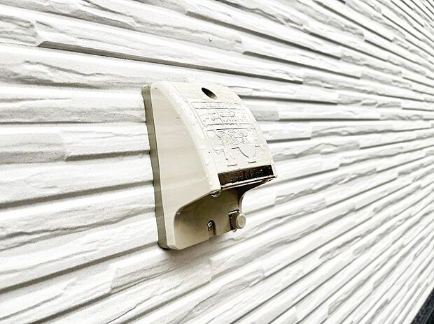 【その他現地】お掃除などに便利な外コンセント