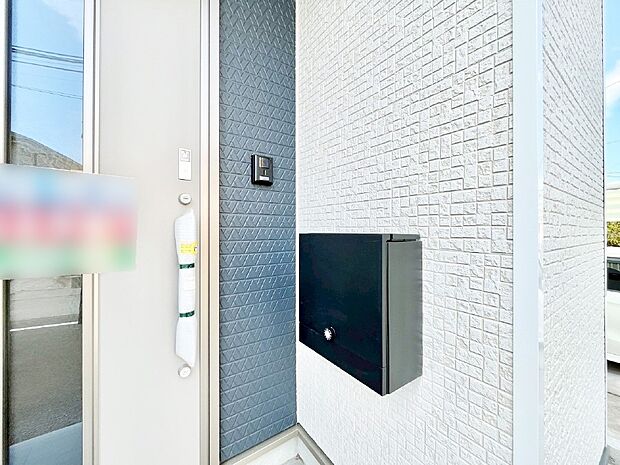 【その他現地】シンプルなデザインのポスト