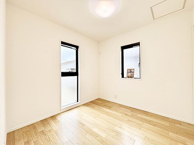 【洋室】全居室2面採光の明るいお部屋
