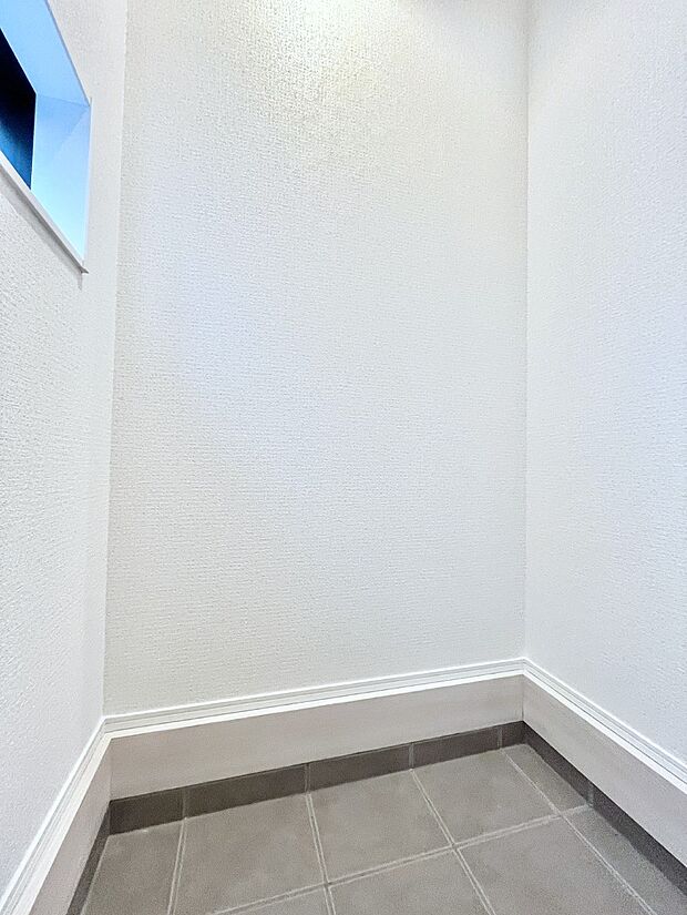 【収納】シューズインクローク付き!雨具やベビーカーも置けます。