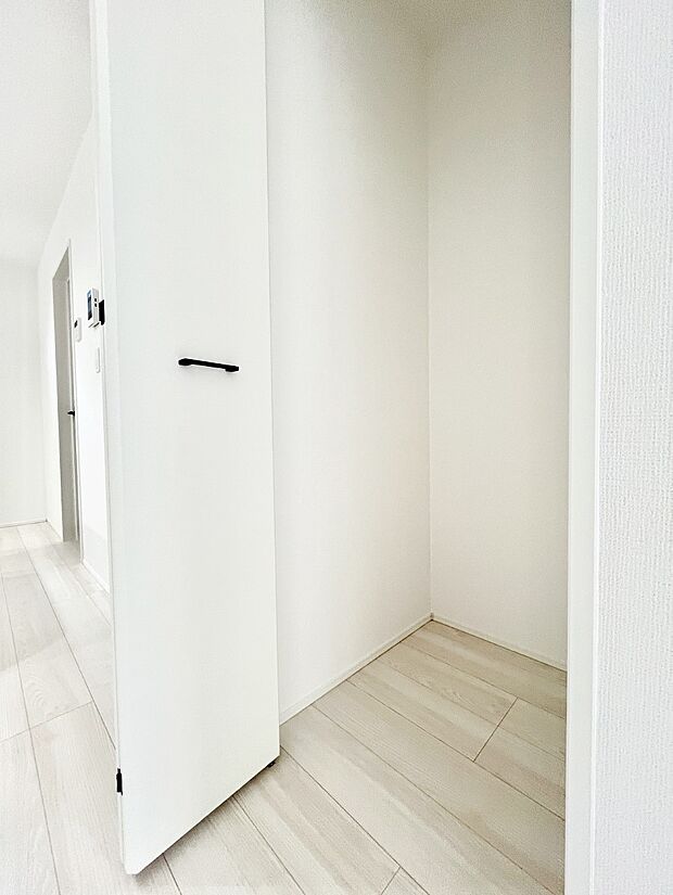 【収納】リビング収納。散らかりがちなリビングもスッキリと保てますね。 　