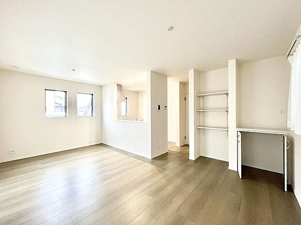 【リビングダイニング】落ち着いた雰囲気のＬＤＫは家族みんなの快適空間  