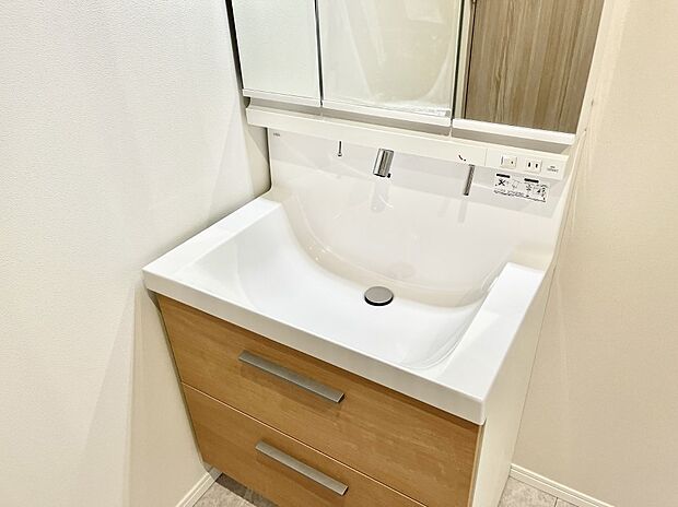 【ハンドシャワー水栓】ハンドシャワー付き!使いやすい洗面台。