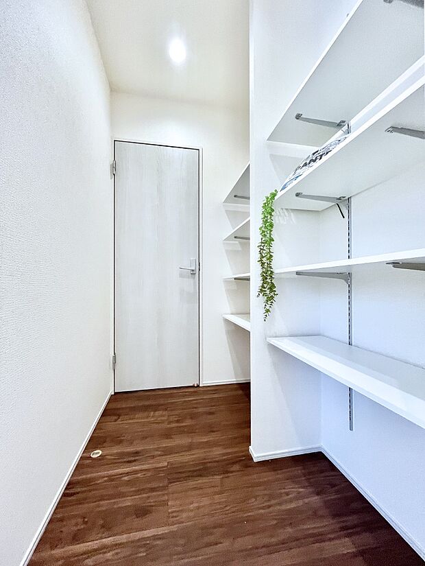 【収納】キッチンにはパントリー！食材のストックはもちろん、日用品の収納など使い方はいろいろ！