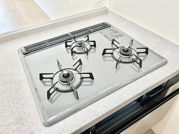 【三ツ口コンロ】三口ガスコンロでお料理が一気にはかどりそう  　