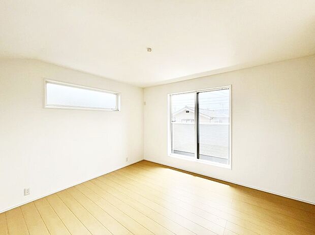 【洋室】バルコニーが開放感をプラスしてくれる洋室