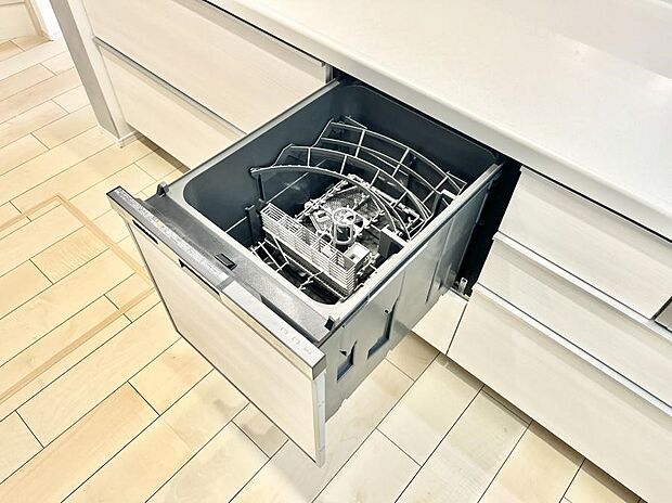 【食洗機】面倒なお片づけは食洗機にお任せ！家事の負担が減って、時間にも気持ちにもゆとりができます。