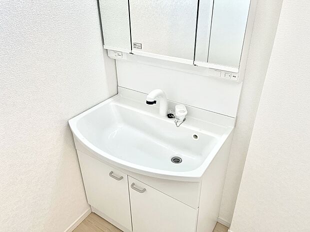 【ハンドシャワー水栓】ハンドシャワー付き！使いやすい洗面台。
