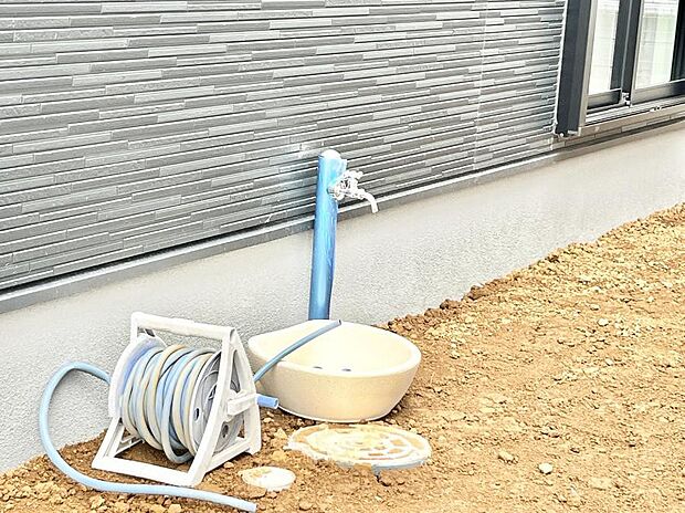 【その他現地】外水栓があると、庭のお手入れやちょっとした手洗い・洗車に便利です!