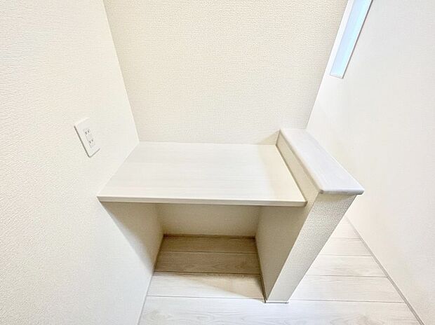 【その他内観】ちょっとした作業をするのに便利なカウンター  