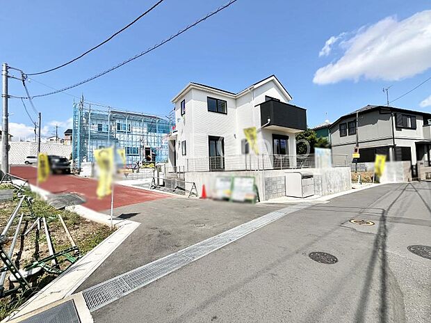 【前面道路含む現地写真】前面道路はきちんと整備されています