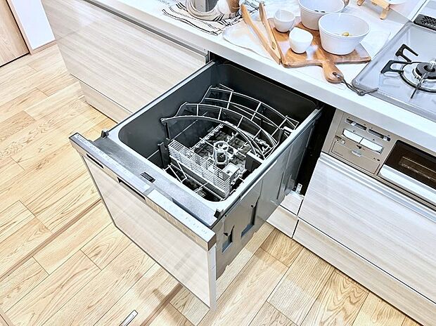 【食洗機】面倒なお片づけは食洗機にお任せ！家事の負担が減って、時間にも気持ちにもゆとりができます。