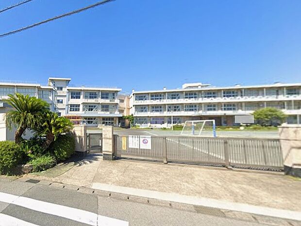 千葉市立検見川小学校（約950m・徒歩12分）