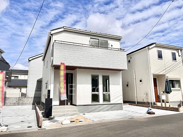 【現地外観写真】たっぷりの陽光と心地よい風が舞い込む住まい