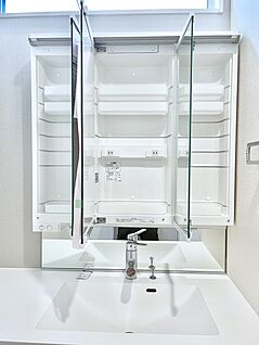 三面鏡裏収納