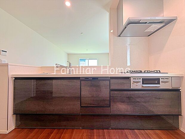 キッチン　ご家族を見渡せる安心のカウンターキッチン。