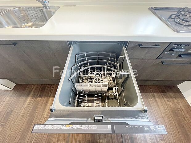 【ビルトイン食洗機】キッチン　食洗器付きで食事後の洗い物をお手伝いします。家事の時間を短縮可能。
