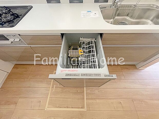 【ビルトイン食洗機】キッチン　食洗器付きで食事後の洗い物をお手伝いします。家事の時間を短縮可能。