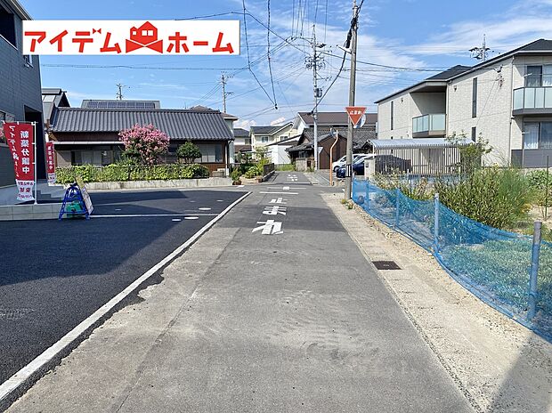 ●○●○前面道路写真○●○●
平日の案内も可能です♪
お気軽にお問い合わせください!