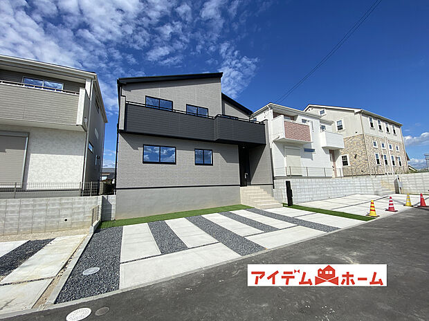 ●○●○2号棟外観写真○●○●
　　　平日の案内も可能です♪
　お気軽にお問い合わせください！
