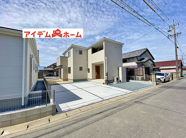 ●○●○2号棟外観写真○●○●
　　　平日の案内も可能です♪
　お気軽にお問い合わせください！