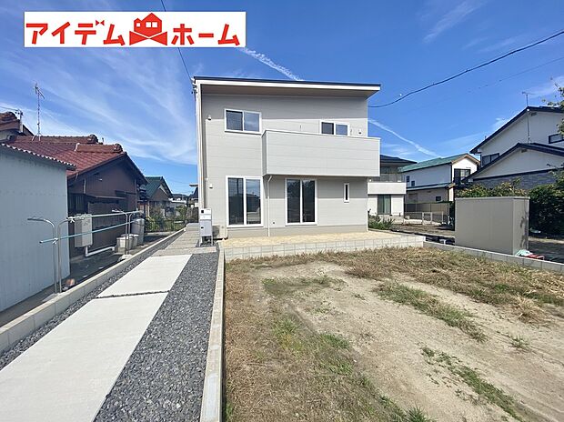 ●○●○A棟外観写真○●○●
　　　平日の案内も可能です♪
　お気軽にお問い合わせください！