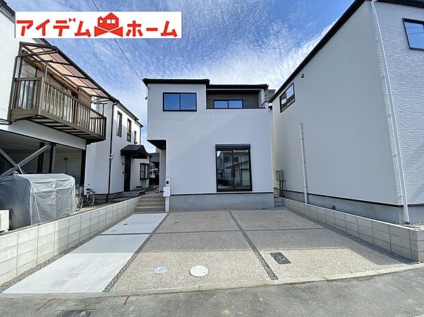 ●○●○1号棟外観写真○●○●
　　　平日の案内も可能です♪
　お気軽にお問い合わせください！
