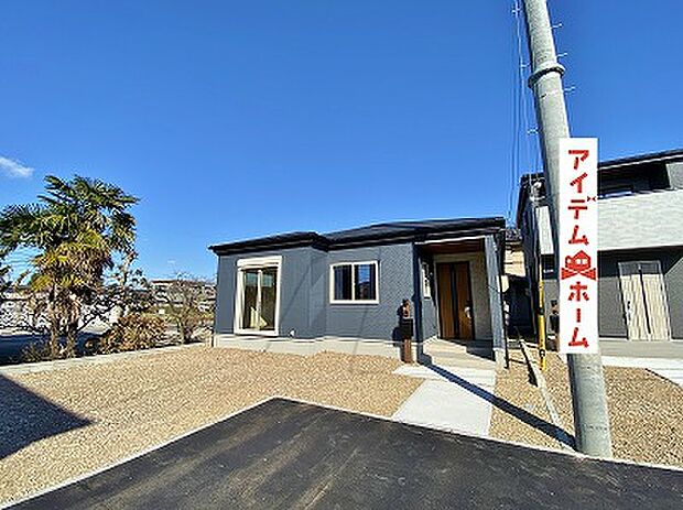 ●○●○2号棟外観写真○●○●
　　　平日の案内も可能です♪
　お気軽にお問い合わせください！
