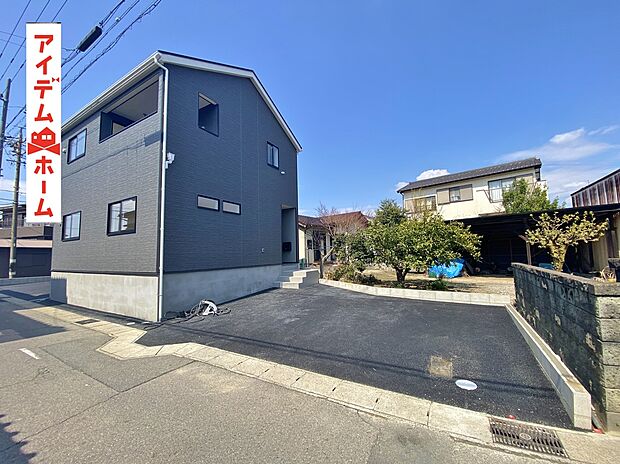 ●○●○2号棟外観写真○●○●
平日の案内も可能です♪
お気軽にお問い合わせください!