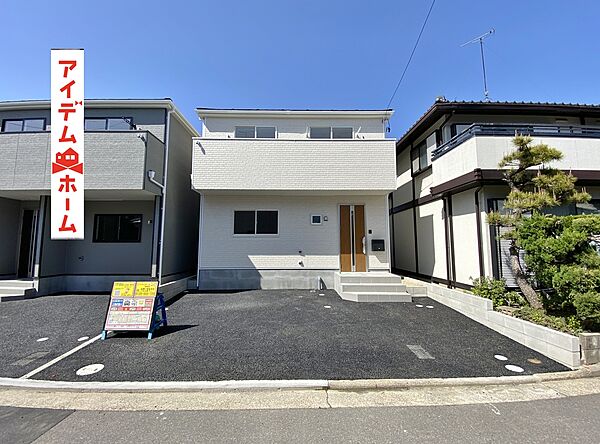 ●○●○2号棟外観写真○●○●
　　　平日の案内も可能です♪
　お気軽にお問い合わせください！