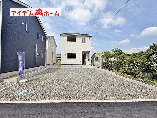 ●○●○1号棟外観写真○●○●
　　　平日の案内も可能です♪
　お気軽にお問い合わせください！
