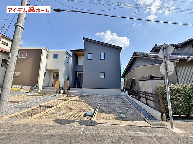 ●○●○2号棟外観写真○●○●
　　　平日の案内も可能です♪
　お気軽にお問い合わせください！
