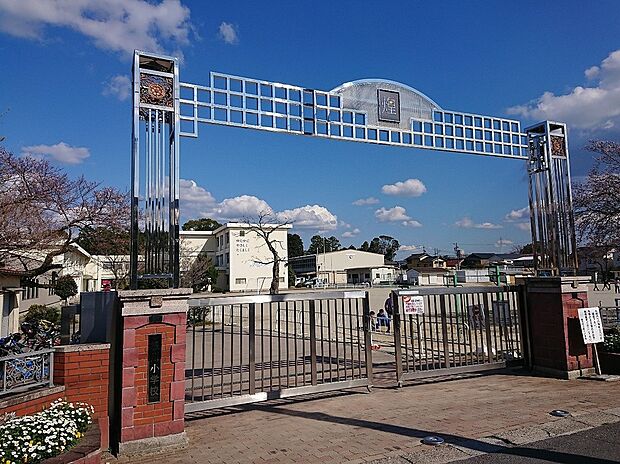 豊田市立根川小学校（約1,200m）