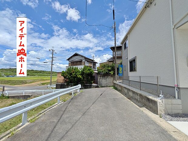 【●○●○前面道路写真○●○●】　　　平日の案内も可能です♪
　お気軽にお問い合わせください！