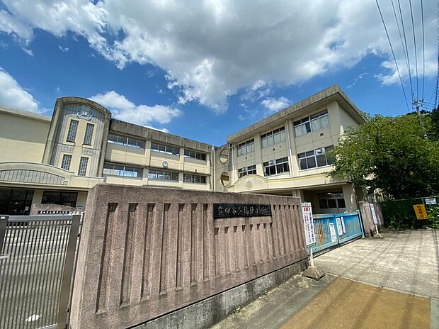 豊田市立梅坪小学校(約720m)
