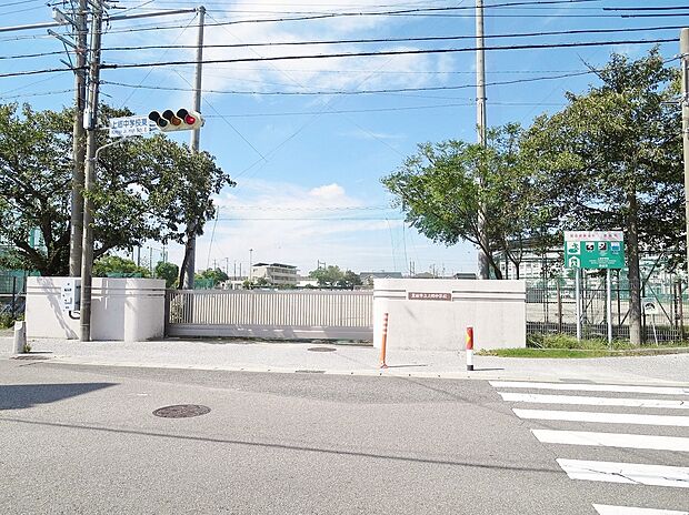 豊田市立上郷中学校(約1,900m)