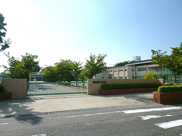 刈谷市立刈谷東中学校(約880m)